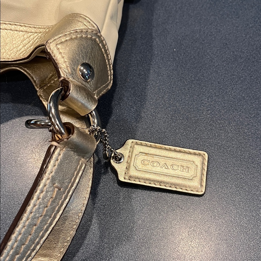 Coach
Soho Lynn Cream Leather Shoulder Bag - Picture 10 of 10